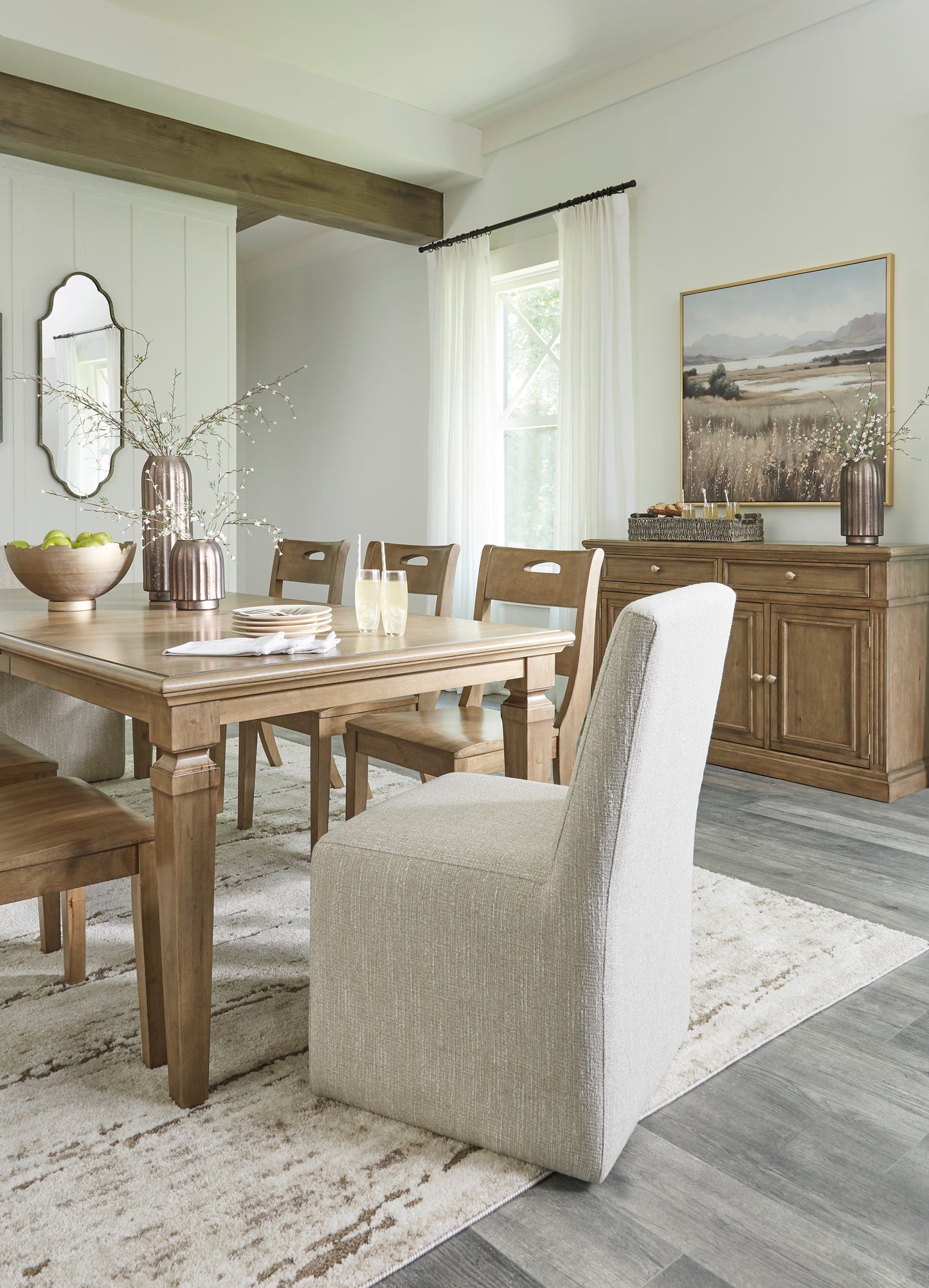 Mylarken Rect Dining Room Extension Table