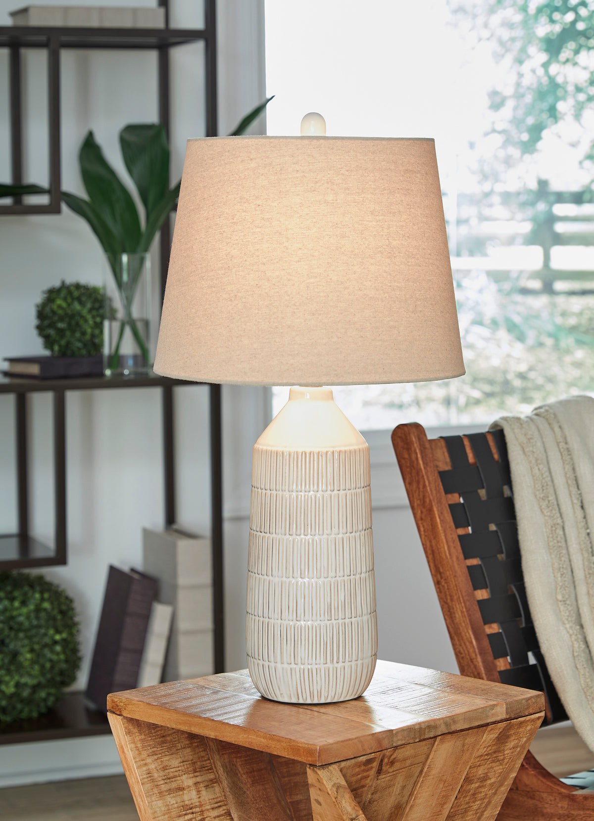 Willport Ceramic Table Lamp - Ashley Furniture Homestore Philippines
