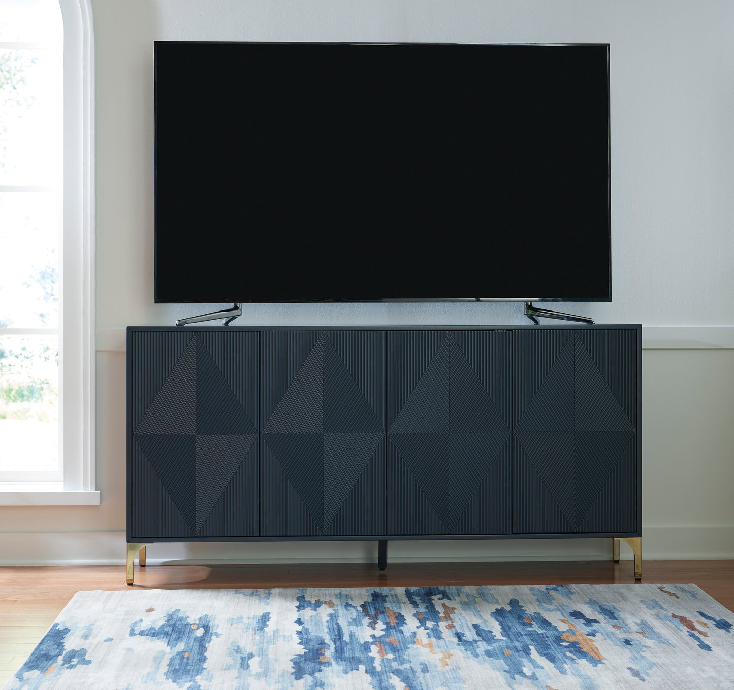 Loirwick Accent Cabinet