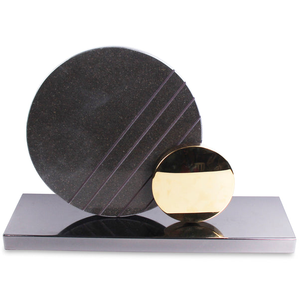 A52000332 Sculpture