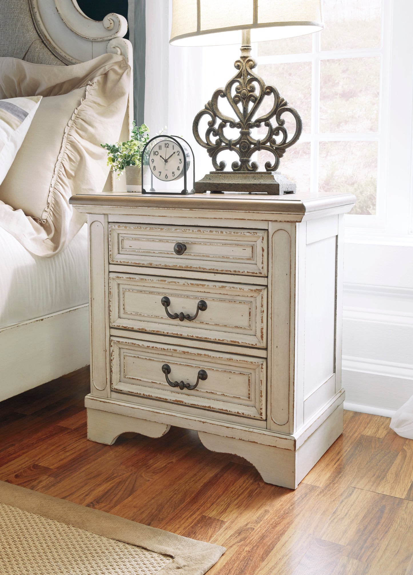 Realyn Three Drawer Night Stand - Ashley Furniture Homestore Philippines