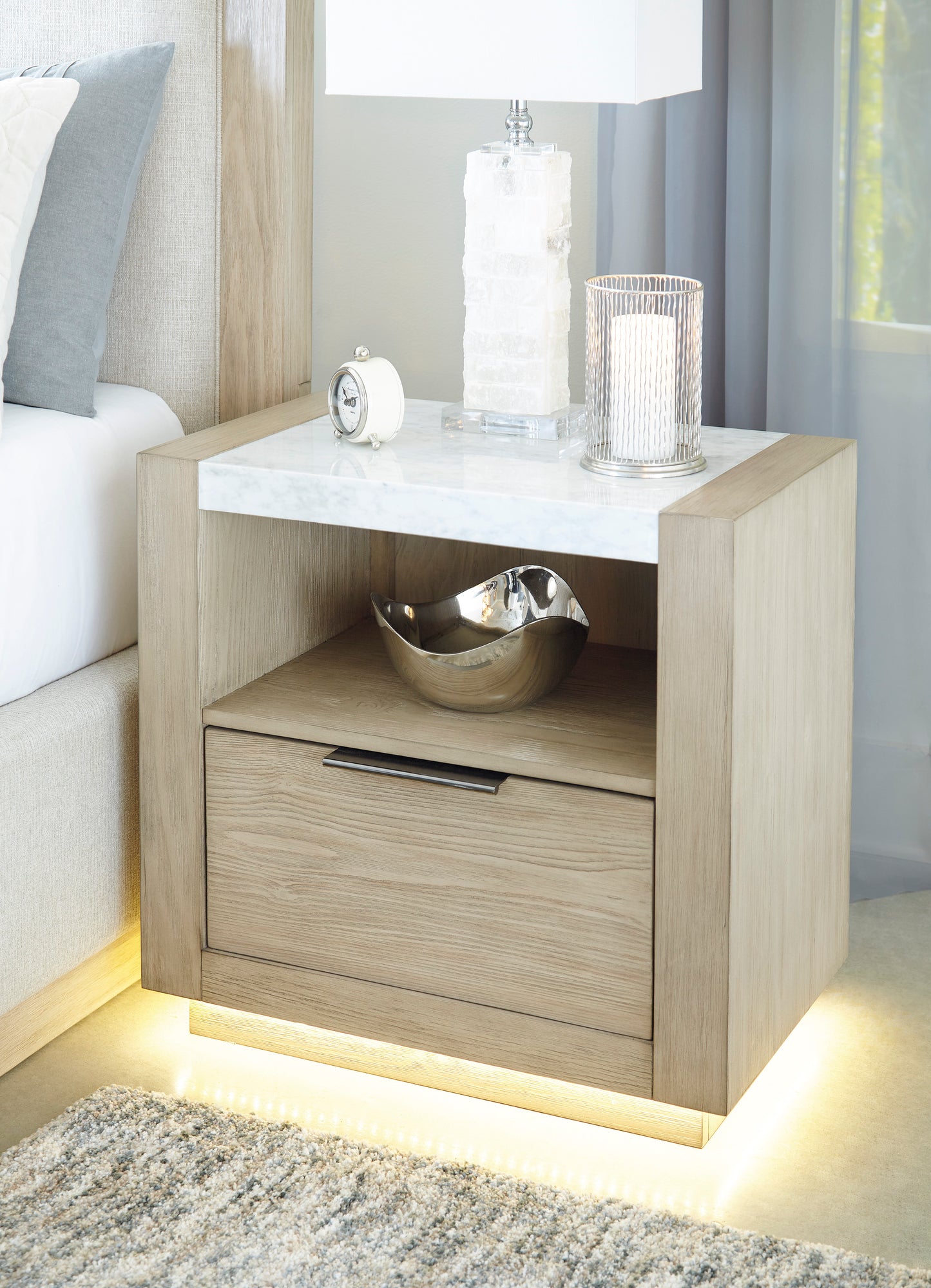 Hennington One Drawer Charging Night Stand