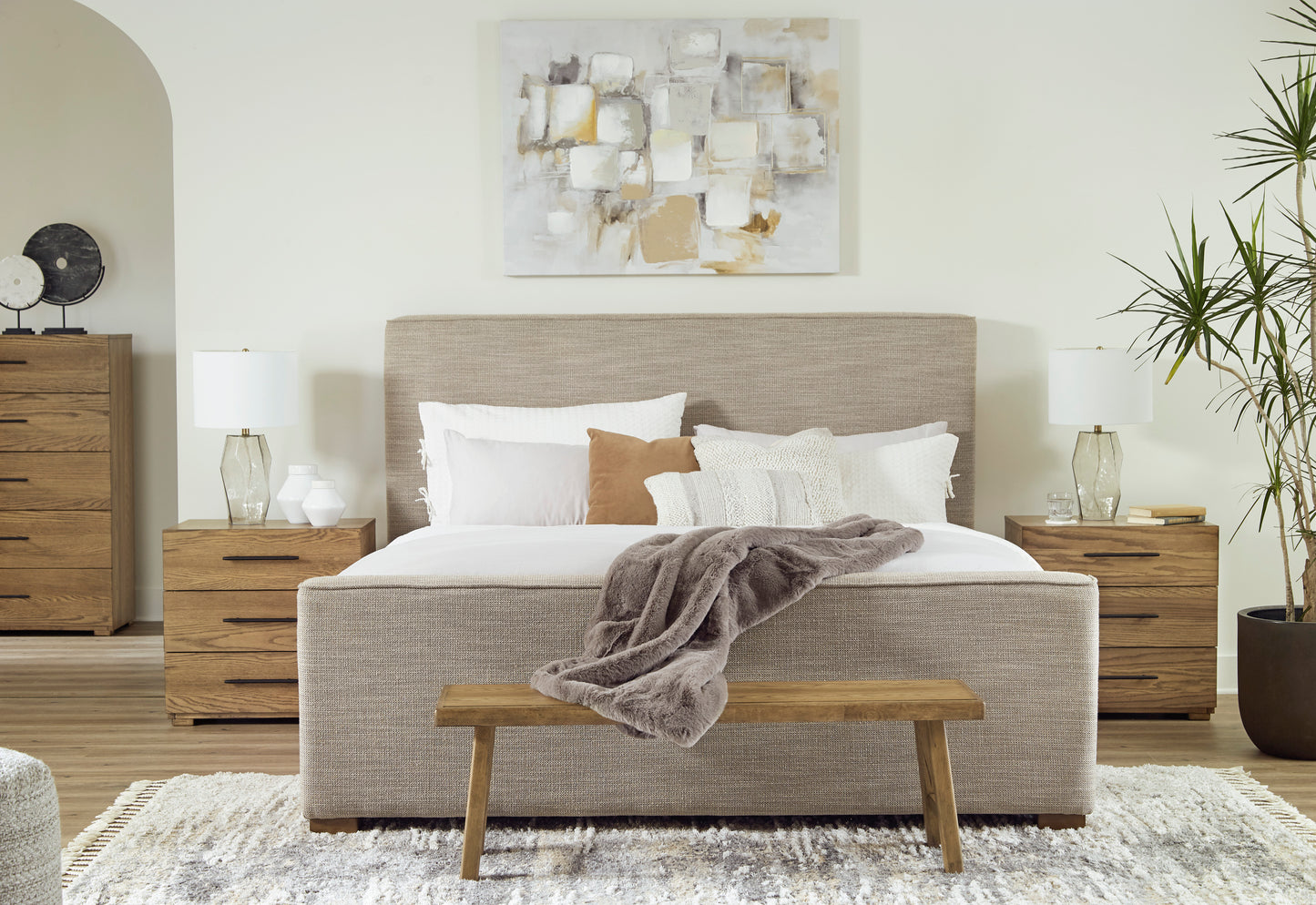 Dakmore Queen Upholstered Bed