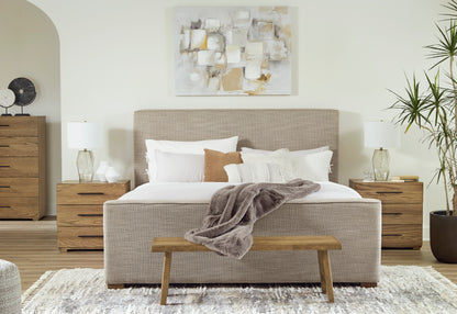 Dakmore Queen Upholstered Bed