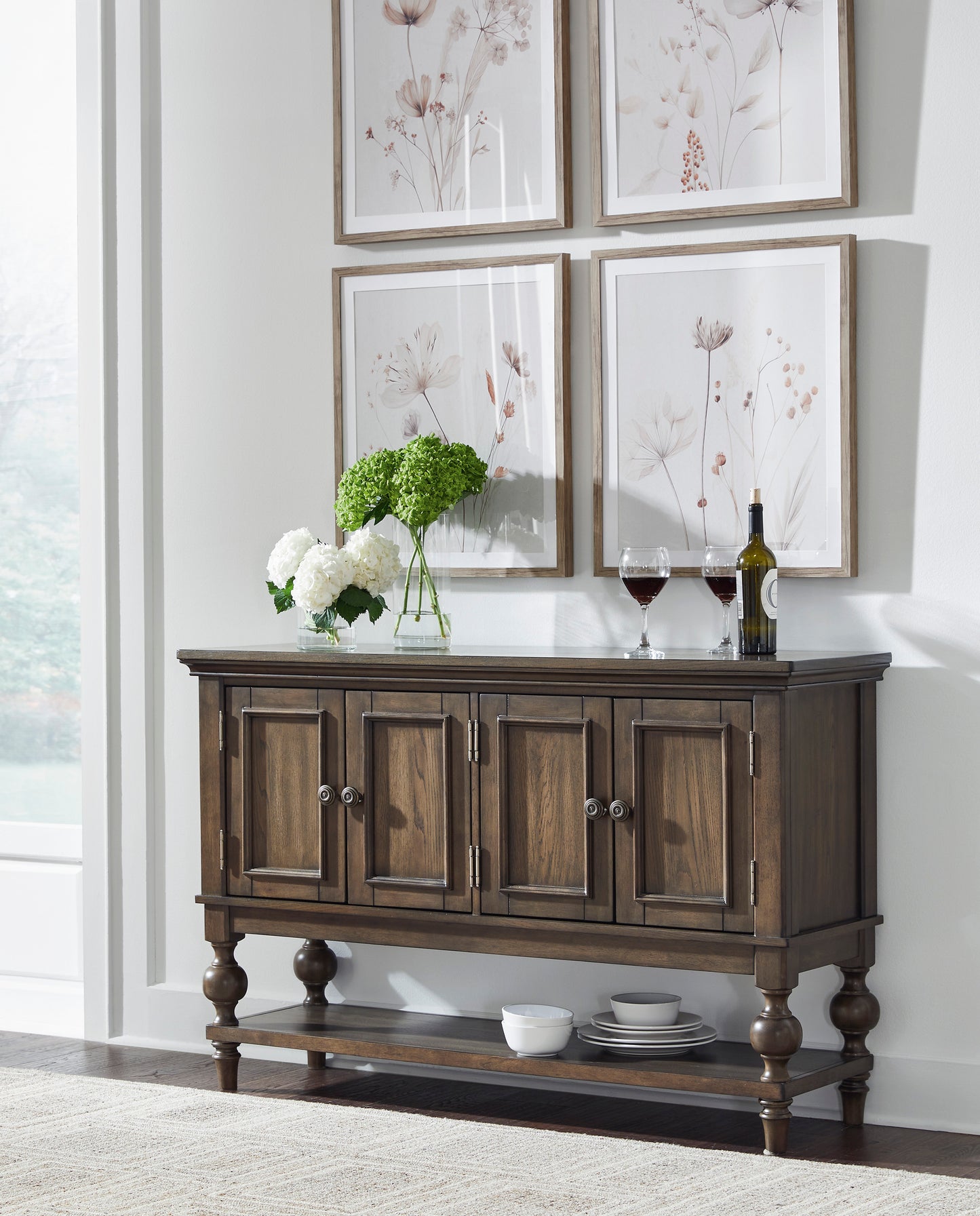 Veramond Dining Room Server