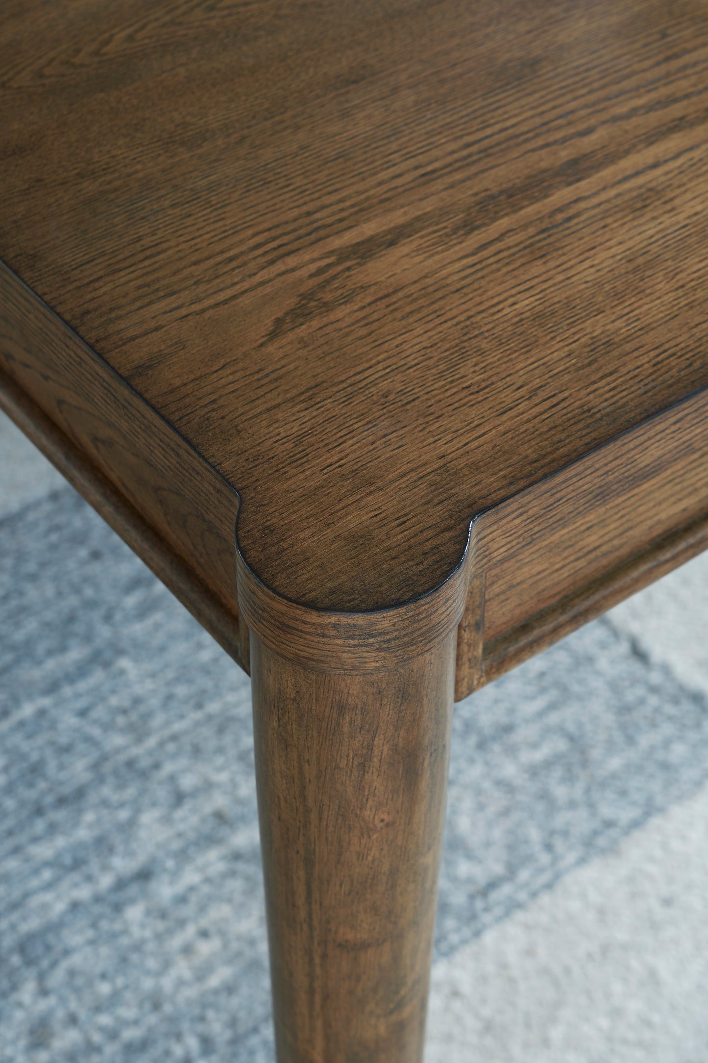 Roanhowe Rect Dining Room Extension Table