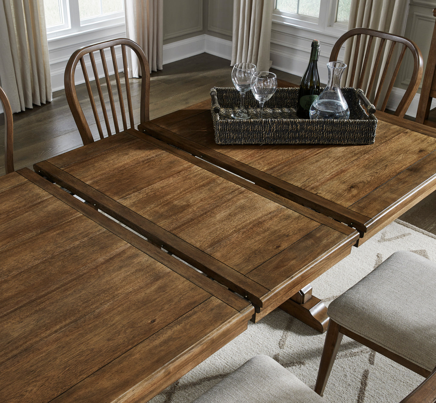 Sturlayne Rect Dining Room Extension Table
