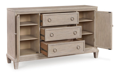 Jorlaina Dining Room Server