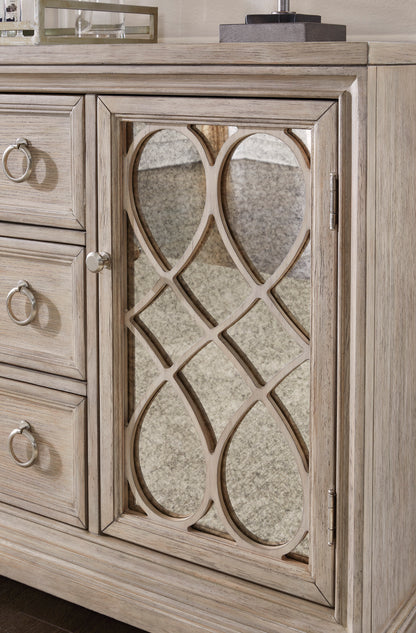 Jorlaina Dining Room Server