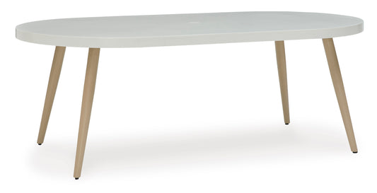 Seton Creek Oval Dining Table w/UMB OPT