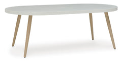 Seton Creek Oval Dining Table w/UMB OPT