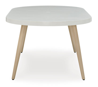 Seton Creek Oval Dining Table w/UMB OPT