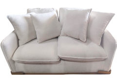Calarras Loveseat