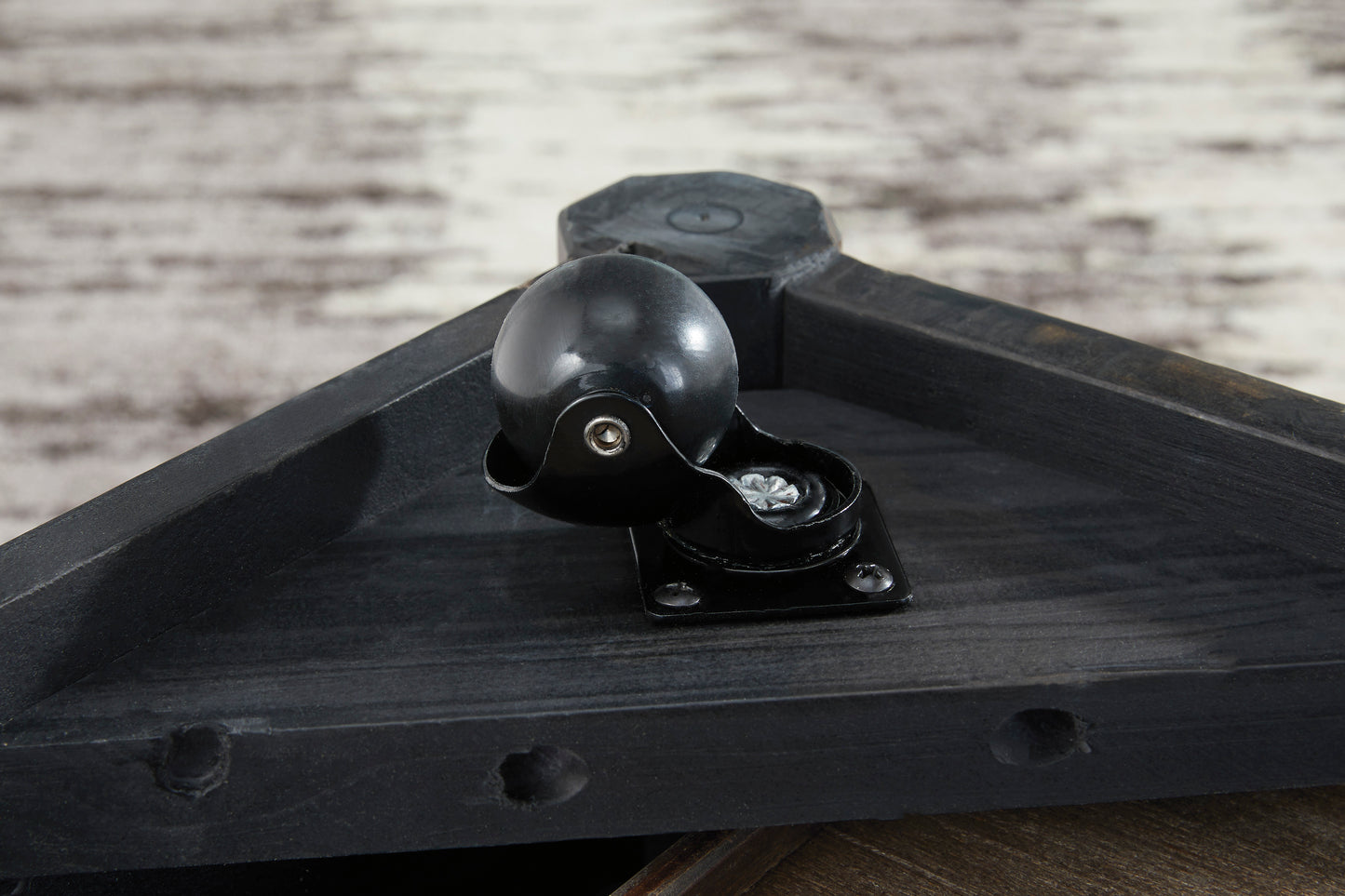 Kallenny Square Cocktail Table