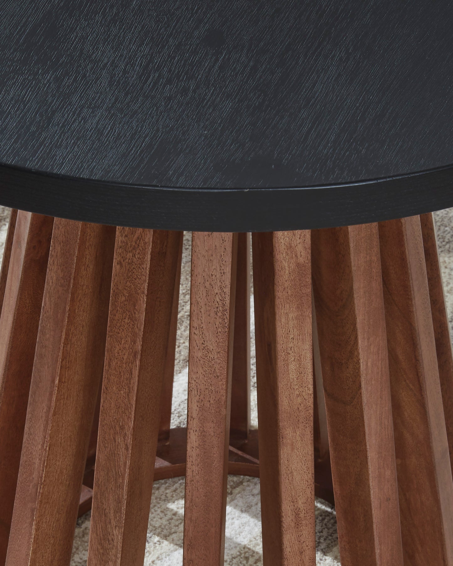 Kallari Round End Table
