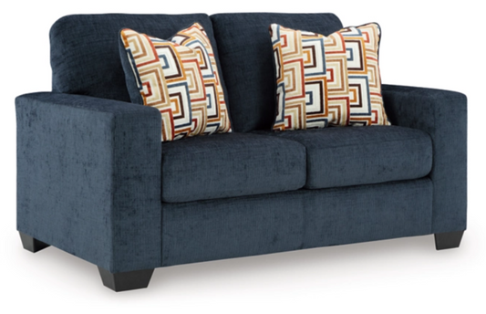 Aviemore Loveseat